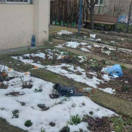 Clujeni nemulțumiți de haosul de pe șantierul unui bloc de pe Bulevardul Nicolae Titulescu