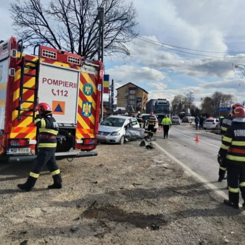 Accident grav la Milisauti: o mamă și bebelușul ei, răniți
