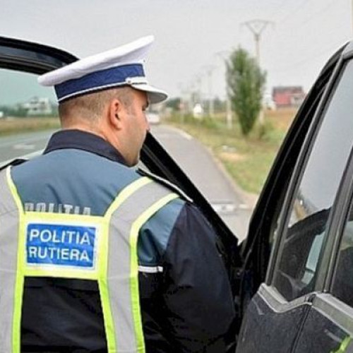 Șofer din Săveni prins la volan fără permis