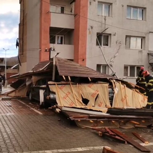 Vijelii puternice în Bistrița-Năsăud, pagube materiale semnificative