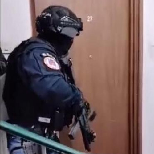 Procurorii efectuează percheziții în cadrul unei anchete de amploare