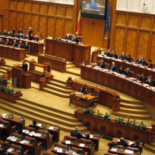 Camera Deputaților achiziționează servicii de transport și cazare în străinătate
