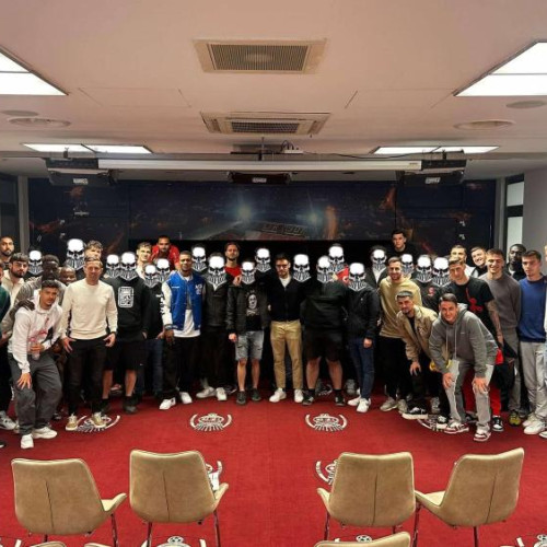 Fanii CFR Cluj susțin echipa înainte de meciul cu Dinamo