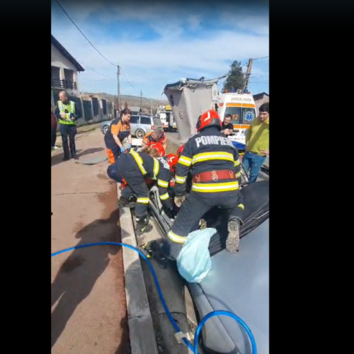 Două persoane rănite într-un accident rutier în Smarand