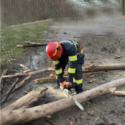 Intervenții ale ISU Crișana după vijelia din Bihor