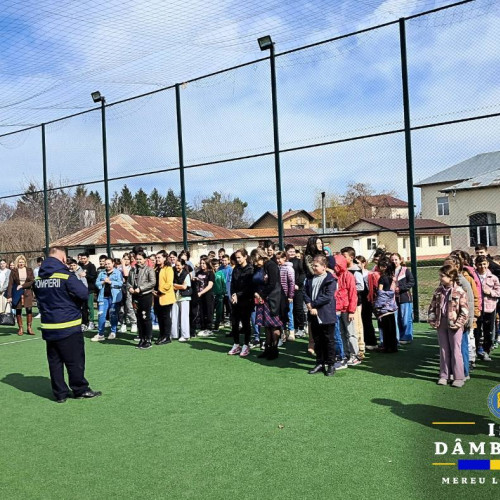 Activitate de informare la Școala Gimnazială Slobozia Moara