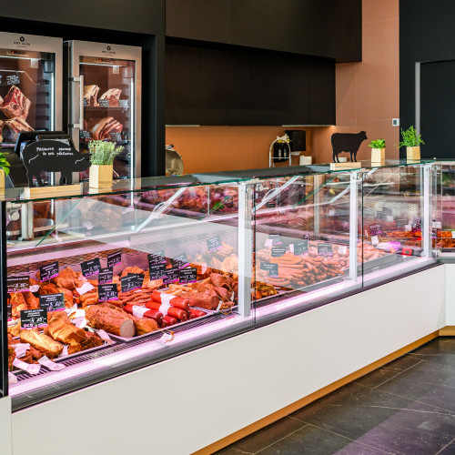 Magazinul aRoma atrage botosanenii cu produse din carne de calitate