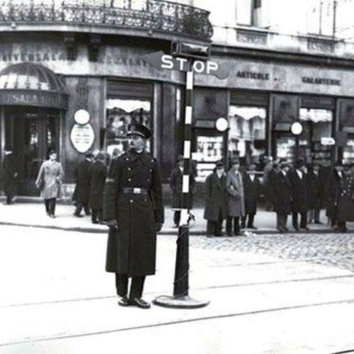 Primul semafor electric în București