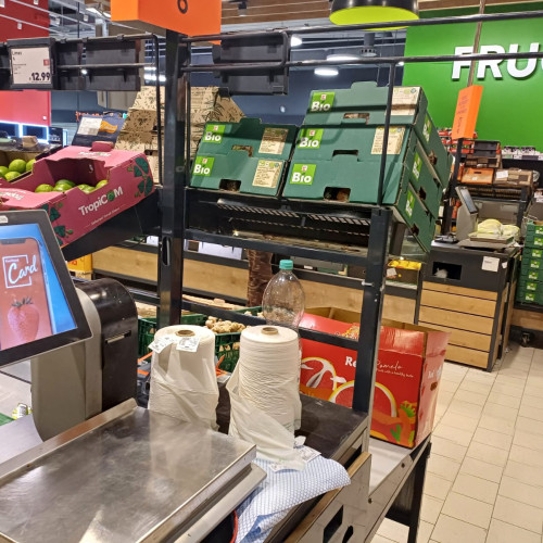 Prețuri diferite la fructe în Kaufland Botoșani