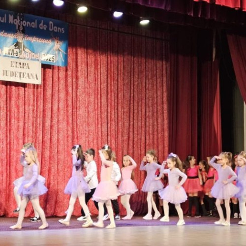 Formatiile de dans din Odobesti au strălucit la Concursul Regional "Să dansăm împreună"