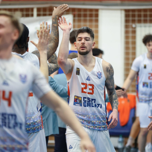 Grupările sportive din Galați obțin victorii importante în baschet și volei