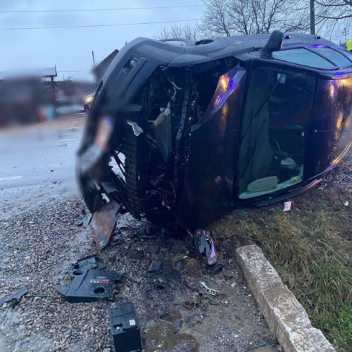 Patru răniți în urma unui accident rutier la Oniceni, județul Suceava