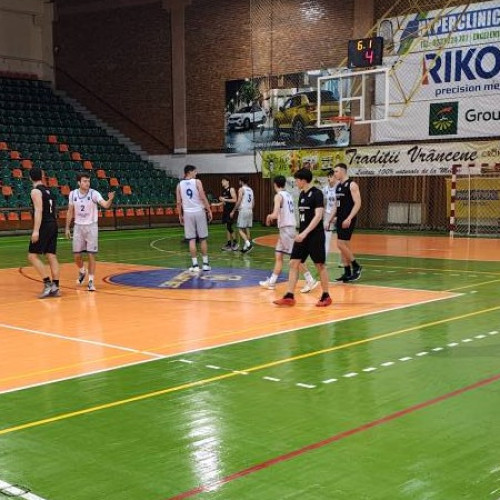 CSM Focșani 2007 obține o victorie importantă în play-off-ul Ligii 1 de baschet masculin