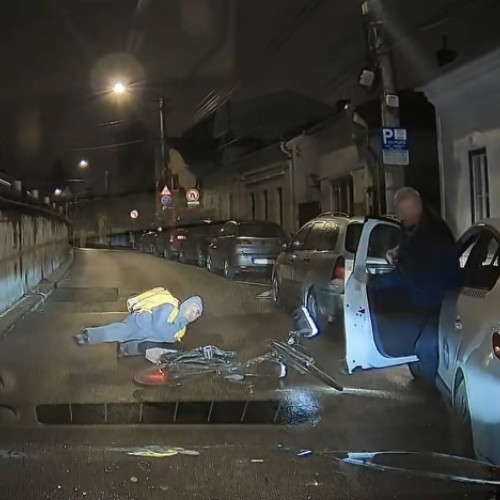 Livrator accidentat pe strada Bogdan Petriceicu Hasdeu din Cluj-Napoca