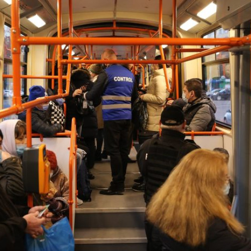 Controlor STB agresat fără motiv pe linia 10 de tramvai