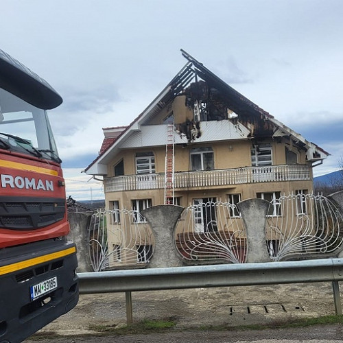 Incendiu la o casă din Valea Seacă, intervenție rapidă a pompierilor