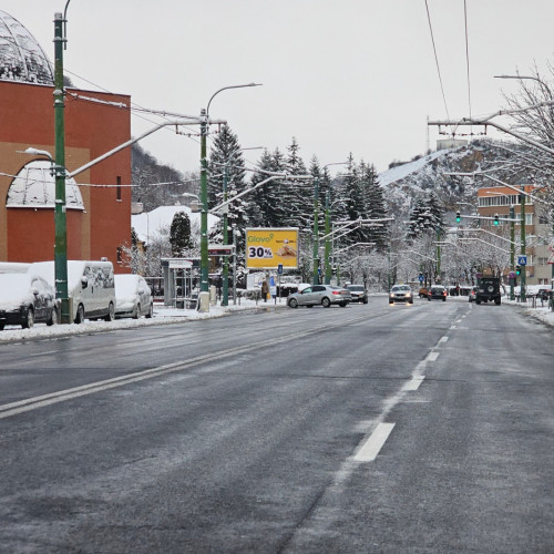Utilajele de deszăpezire au început acțiunea în Brașov