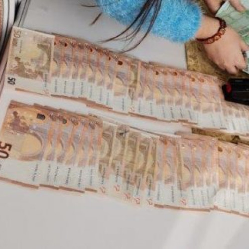 Teapa cu investiții în criptomonede pe o rețea de socializare