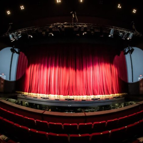 Accident la Teatrul de Operetă: Un tenor internat după o cădere