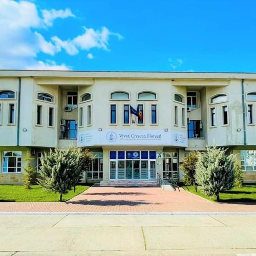 Campania Universității Ovidius din Constanța, dedicată celor 35 de ani de educație