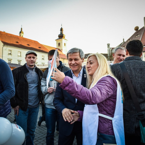Dacian Cioloș devine consilier onorific al președintelui interimar