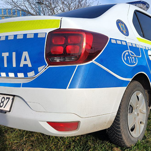 Vandalism în Mangalia: autoturism distrus cu produse alimentare