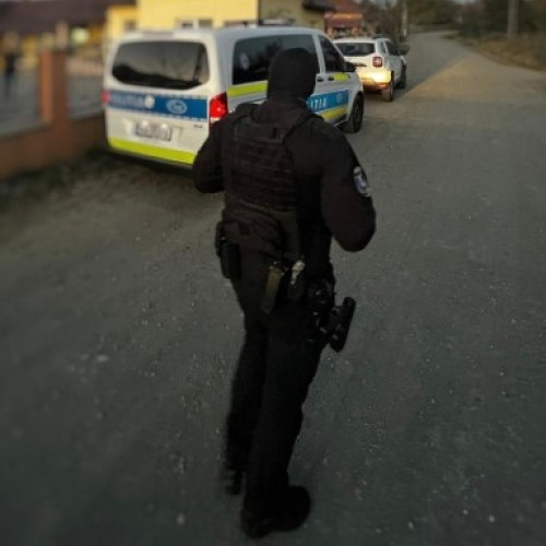 Percheziții în cazul de proxenetism în Vrancea și Ialomița