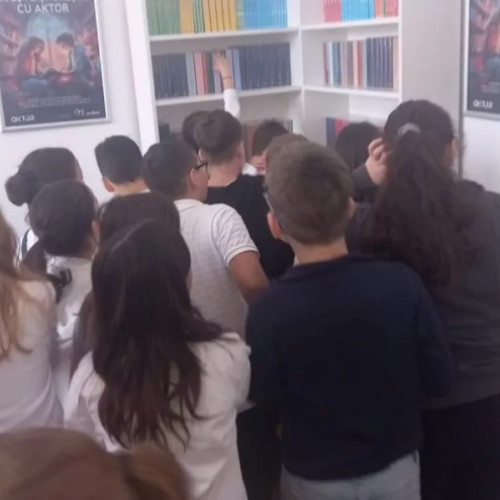AKTOR donează cărți și mobilier pentru bibliotecile școlare din trei localități