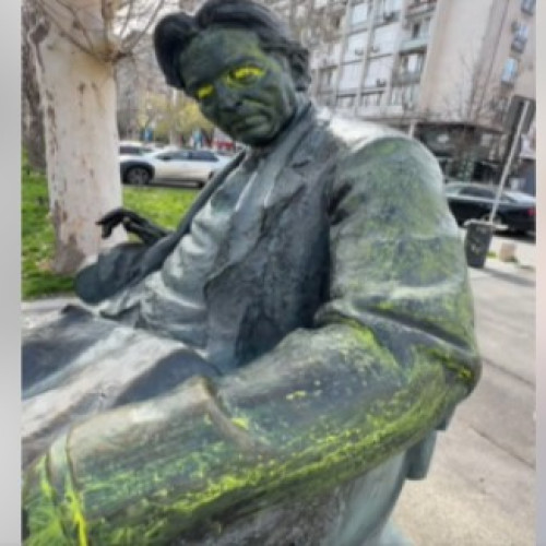 Statuia lui George Enescu vandalizată în București