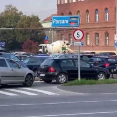 Clujenii se plâng de parcările haotice din oraș