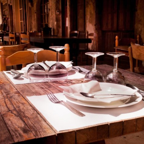 Tinerii aleg restaurantele pentru experiențe personalizate