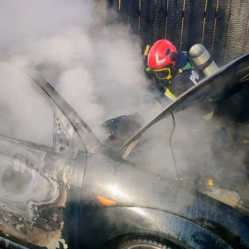 Incendiu la un autoturism în cartierul Colonie din Petroșani
