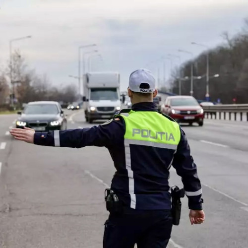 Guvernul prelungeste plafonarea preturilor RCA pentru soferii romani