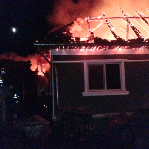 Tragedie în comuna Bucuresci: Famila Mihet a rămas fără un acoperiș