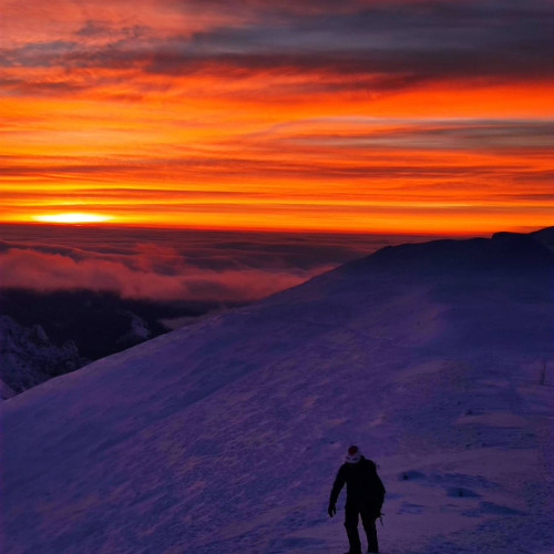 Vreme mai caldă în zona montană Dâmbovițeană, dar cu risc de avalanșe