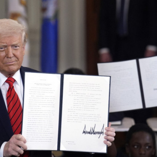 Donald Trump semnează decret pentru eliminarea Departamentului Educației