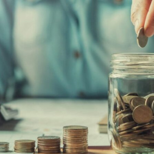 Modalități simple de a economisi bani în vremuri dificile