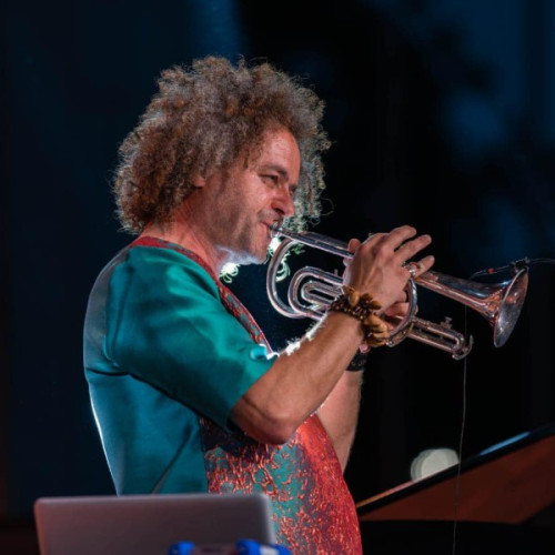 Petre Ionutescu, artistul timisorean, incanta publicul la Jazz Festival Uzbekistan