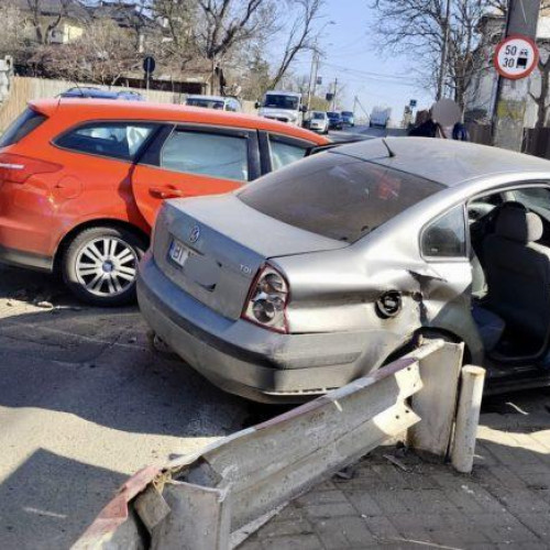 Accident grav în Botoșani, o persoană transportată la spital