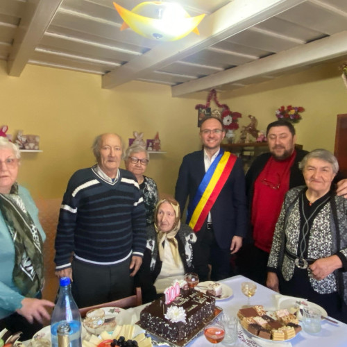 O bunicuță din Botoșani a împlinit 100 de ani