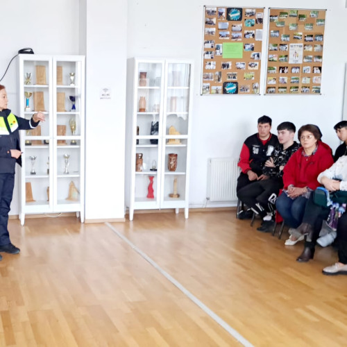 Campania "Adolescenta fara delincventa!" continuă în 2024-2025