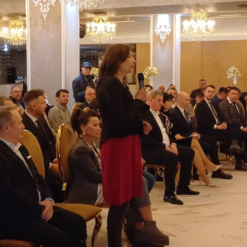 Medic întors din străinătate discută despre dezinformare cu Crin Antonescu