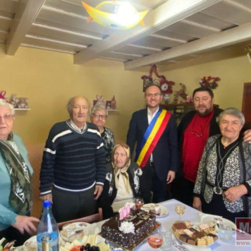 Eugenia Aftinca, botosaneanca de 100 de ani, sărbătorită de comunitate