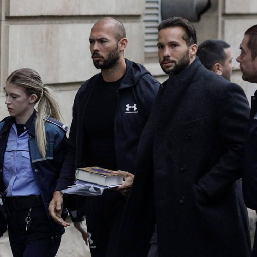 Frații Tate s-au întors în România, acuzări de trafic de persoane