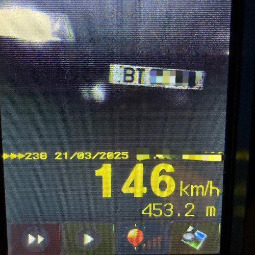 Un șofer prins cu 146 km/h în orașul Săveni