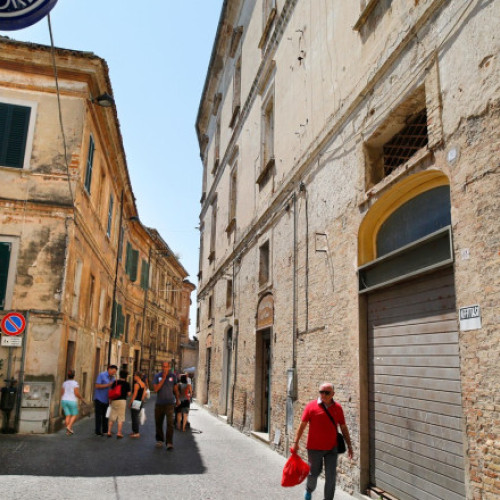 Orasul Penne din Italia vinde case abandonate la pretul unui espresso