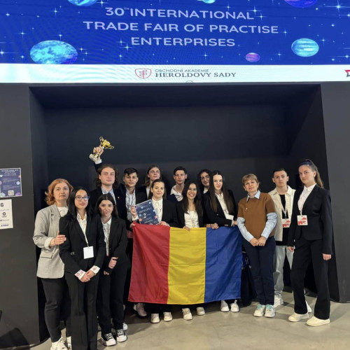 Elevii Colegiului Economic "Ion Ghica" din Târgoviște obțin locul 2 la Târgul Internațional de Firmelor de Exercitiu