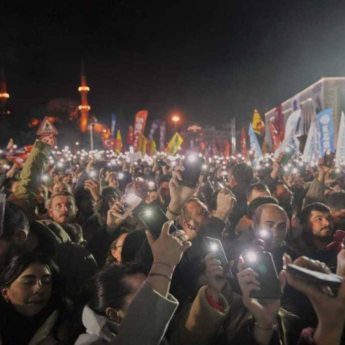 Cetățenii români, avertizați să evite aglomerația din Turcia