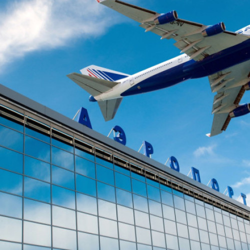 Sute de ruși stau la coadă pentru vize japoneze în Moscova