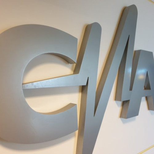 CNA elimină clipuri instigatoare la ură din mediul online